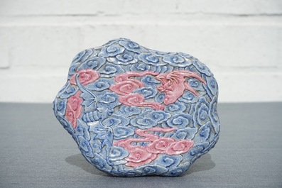 A Chinese famille rose brush washer with moulded design of bats, 20th C.
