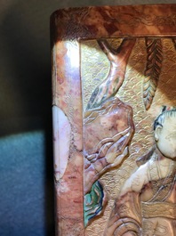 Un porte-pinceaux en pierre &agrave; savon sculpt&eacute;e, Chine, Kangxi
