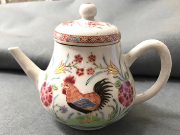 A Chinese famille rose teapot with roosters, Yongzheng