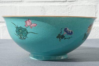 A Chinese famille rose turquoise-ground bowl, Qianlong mark, 19/20th C.