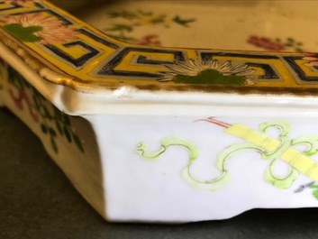A Chinese famille rose Wu Shuang Pu jardini&egrave;re on stand, 19th C.