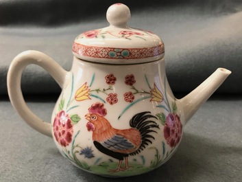 A Chinese famille rose teapot with roosters, Yongzheng