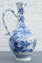 Een Chinese blauwwitte kan met figuratief decor rondom, Transitie periode