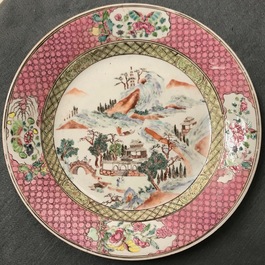 Een paar Chinese famille rose borden met berglandschappen, Yongzheng
