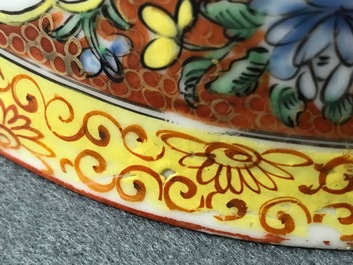 A Chinese Bencharong-style bowl and cover for the Thai market, 19th C.