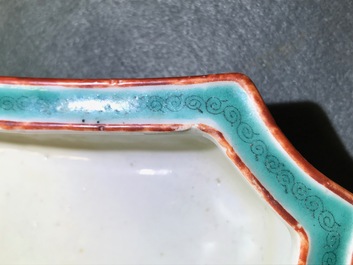 A Chinese famille rose Bencharong-style jardini&egrave;re for the Thai market, 19th C.