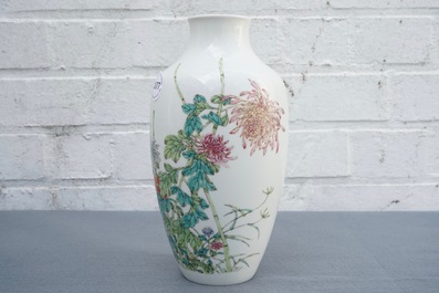 A Chinese famille rose vase with a parrot among foliage, Ju Ren Tang mark, 20th C.