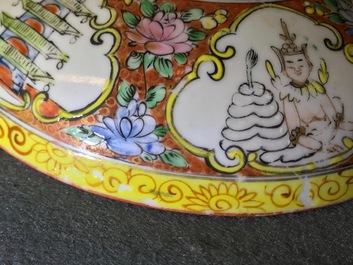 A Chinese Bencharong-style bowl and cover for the Thai market, 19th C.