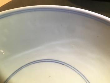 A Chinese blue and white bowl with figurative design all around, Kangxi/Yongzheng