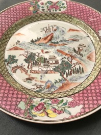 Een paar Chinese famille rose borden met berglandschappen, Yongzheng