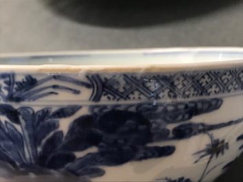 A Chinese blue and white bowl with figurative design all around, Kangxi/Yongzheng