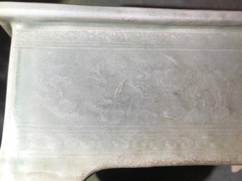A Chinese celadon jardini&egrave;re and a Korean dragon-handle cup, 19th C.