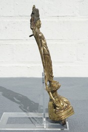 Une figure de Guanyin en bronze dor&eacute;, Chine, Tang ou apr&egrave;s