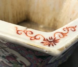 A pair of Chinese famille rose Peranakan style jardini&egrave;res, 19th C.