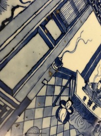 Une paire de plats en porcelaine de Chine bleu et blanc 'La Romance de la chambre de l'ouest', Yongzheng