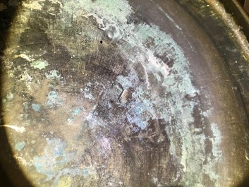 Un grand br&ucirc;le-parfum en bronze incrust&eacute; de divers m&eacute;taux, 18/19&egrave;me
