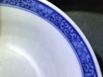 Un bel ensemble en porcelaine de Chine bleu et blanc, Kangxi et apr&egrave;s