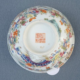 Un bol et une coupe en porcelaine de Chine famille rose, 19/20&egrave;me