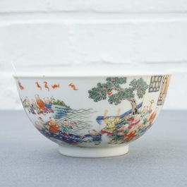 Un bol et une coupe en porcelaine de Chine famille rose, 19/20&egrave;me