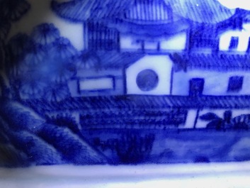 A Chinese blue and white tureen and cover on stand, Qianlong