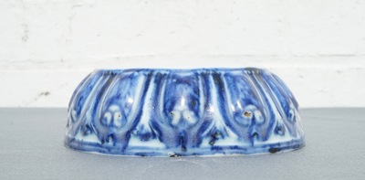 A Chinese blue and white lotus throne-shaped stand, Xuande mark, 19/20th C.