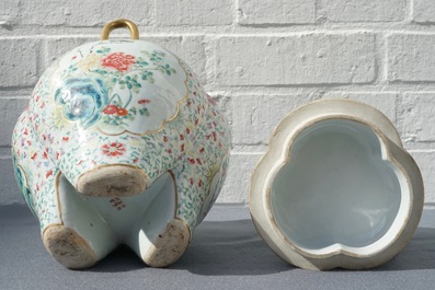 A Chinese famille rose incense burner and cover, mark of Jiangxi Porcelain Company, Republic, 20th C.