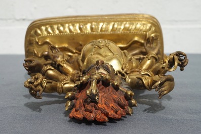 Une figure de Yamantaka en bronze dor&eacute;, Sino-Tibet ou N&eacute;pal, 19/20&egrave;me