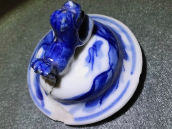 Un bel ensemble en porcelaine de Chine bleu et blanc, Kangxi et apr&egrave;s