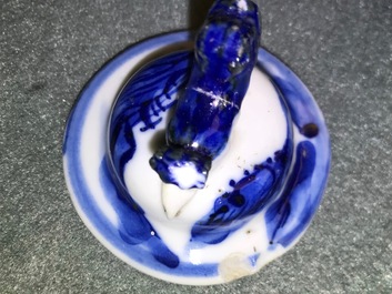 Un bel ensemble en porcelaine de Chine bleu et blanc, Kangxi et apr&egrave;s