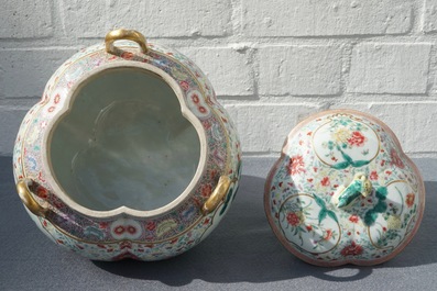 A Chinese famille rose incense burner and cover, mark of Jiangxi Porcelain Company, Republic, 20th C.