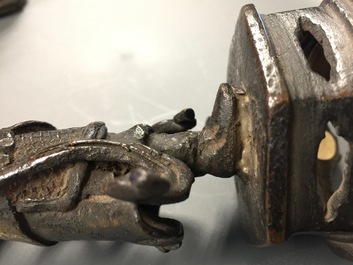 Une figure de Bouddha et une d'un musicien en bronze, Chine et Sino-Tibet, 17/18&egrave;me