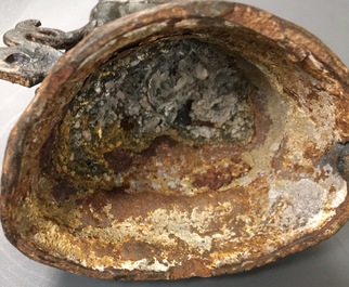 Een Chinese gelakte en vergulde bronzen Boeddha Vajrasattva, Ming