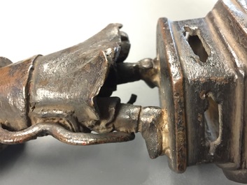 Une figure de Bouddha et une d'un musicien en bronze, Chine et Sino-Tibet, 17/18&egrave;me