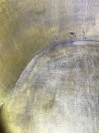 Een Chinees houten schrijn met inscriptie en inlegwerk, 19/20e eeuw