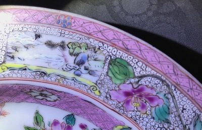 Deux paires d'assiettes en porcelaine de Chine famille rose et verte, Yongzheng/Qianlong