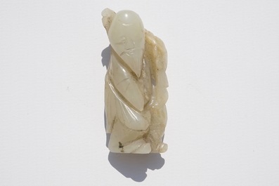 Nine various Chinese jade carvings, 20th C.