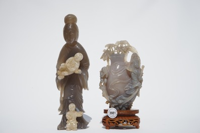 Une figure d'une femme et un vase d&eacute;coratif en agate sculpt&eacute;, Chine, 19/20&egrave;me