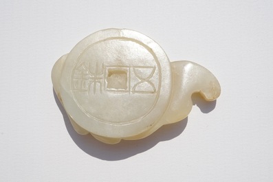 Nine various Chinese jade carvings, 20th C.