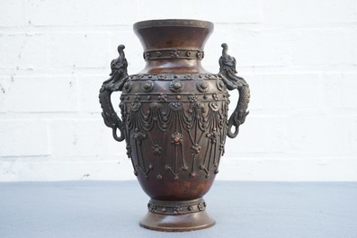 Un vase en bronze incrust&eacute;, Sino-Tibet, 18/19&egrave;me