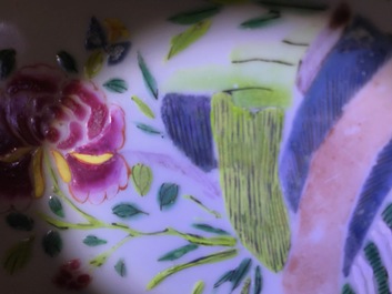 A pair of Chinese famille rose plates with deers, Yongzheng/Qianlong
