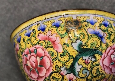 Six Chinese Canton enamel yellow-ground tea bowls, 18/19th C.