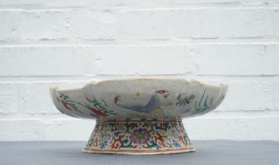A Chinese famille rose bowl on foot, Jiaqing mark, 19th C.