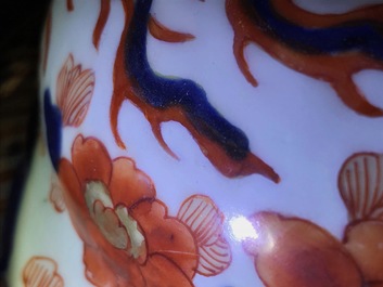 A large Chinese Imari-style vase and cover with phoenix and qilins, Kangxi