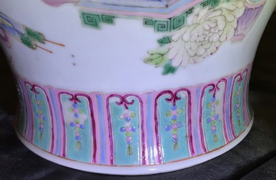 A pair of Chinese famille rose vases and covers with antiquities, 19th C.