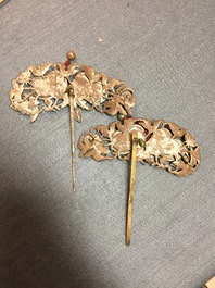 Twenty Chinese kingfisher feather ornaments in silver, jade, coral and gilt metal, Qing and 20th C.