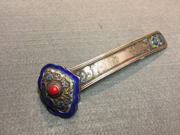 Twenty Chinese kingfisher feather ornaments in silver, jade, coral and gilt metal, Qing and 20th C.
