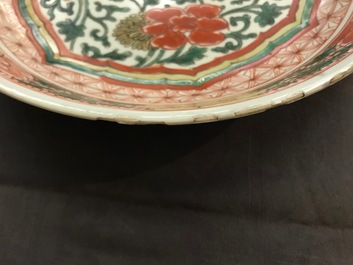 A Chinese wucai dish with floral design, Kangxi