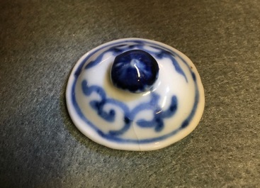 A varied collection of Chinese blue and white and Imari-style porcelain, 18th C.