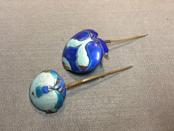 Twenty Chinese kingfisher feather ornaments in silver, jade, coral and gilt metal, Qing and 20th C.