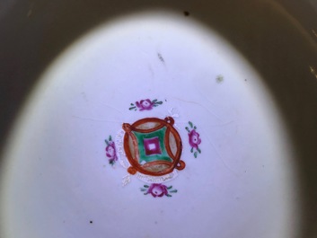 A Chinese famille rose export porcelain bowl with deers, Qianlong